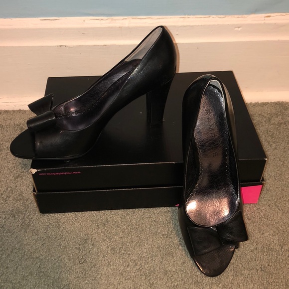 Rampage - Black High Open Heel with Bow - Picture 5 of 8